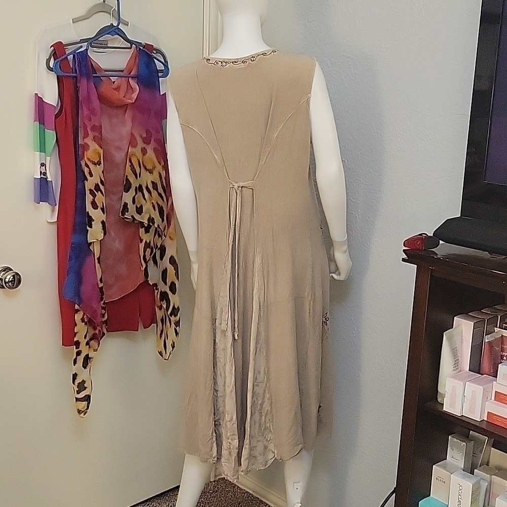 VTG MAGIC 1980s Tan Floral Embroidered Tie Back Sleeveless Circle Dress - Picture 9 of 16